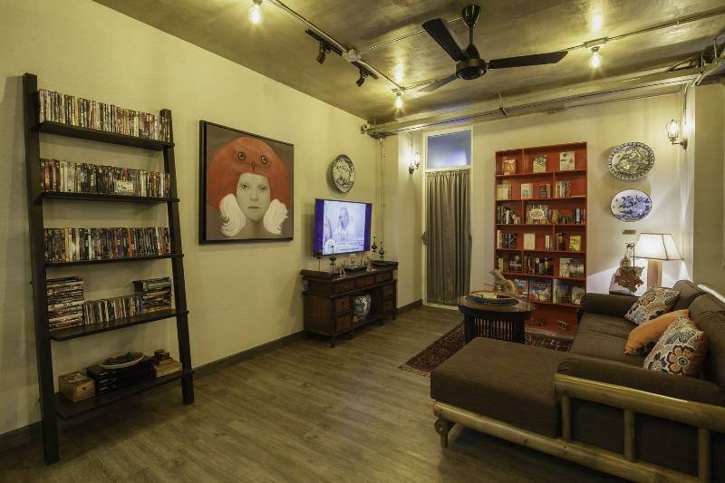 Chala Number 2 Art And Gallery Hotel Chiang Mai